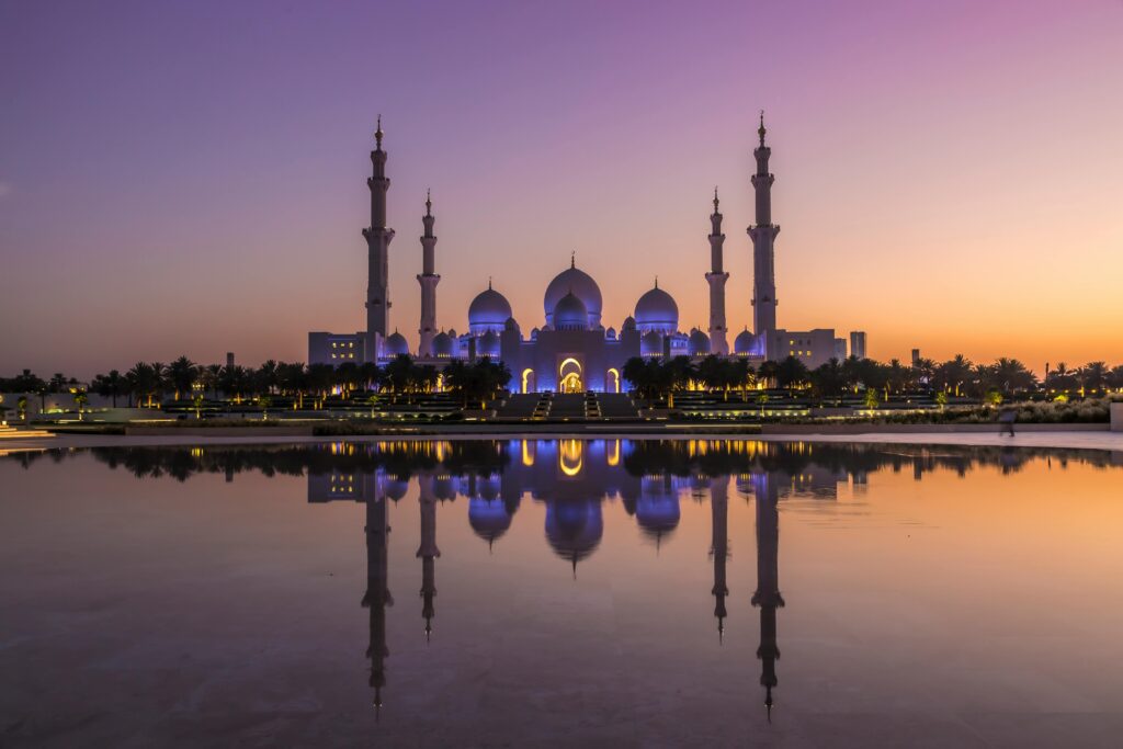 abu-dhabi-sheikh-zayed-mosque-half-day-tour-from-dubai-1