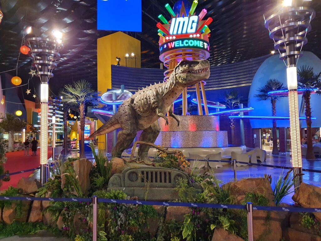 img-worlds-of-adventure-theme-park-dubai-1